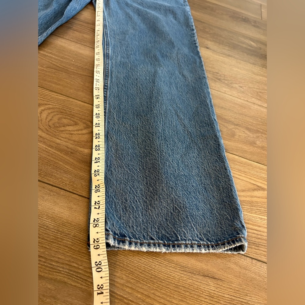 Abercrombie & Fitch High-Rise Straight Leg Jeans - Light Blue - Picture 7 of 10